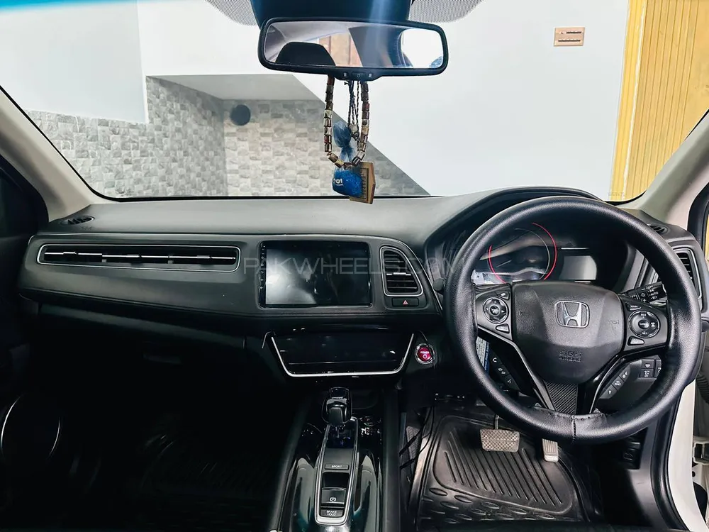 Honda Vezel 2016 for Sale in Sialkot Image-1