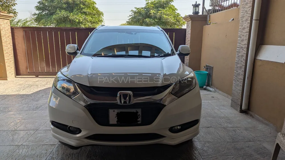 Honda Vezel 2016 for Sale in Islamabad Image-1