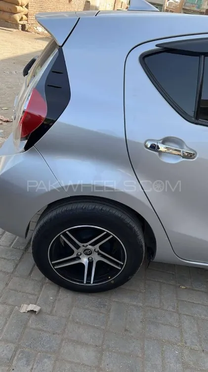 Toyota Aqua 2018 for Sale in Sukkur Toyota Aqua 2018 for Sale in Sukkur Image-8