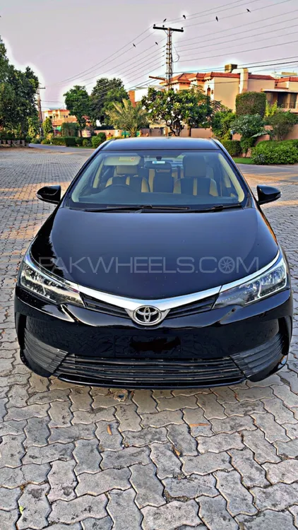 Toyota Corolla 2017 for Sale in Lahore Image-1