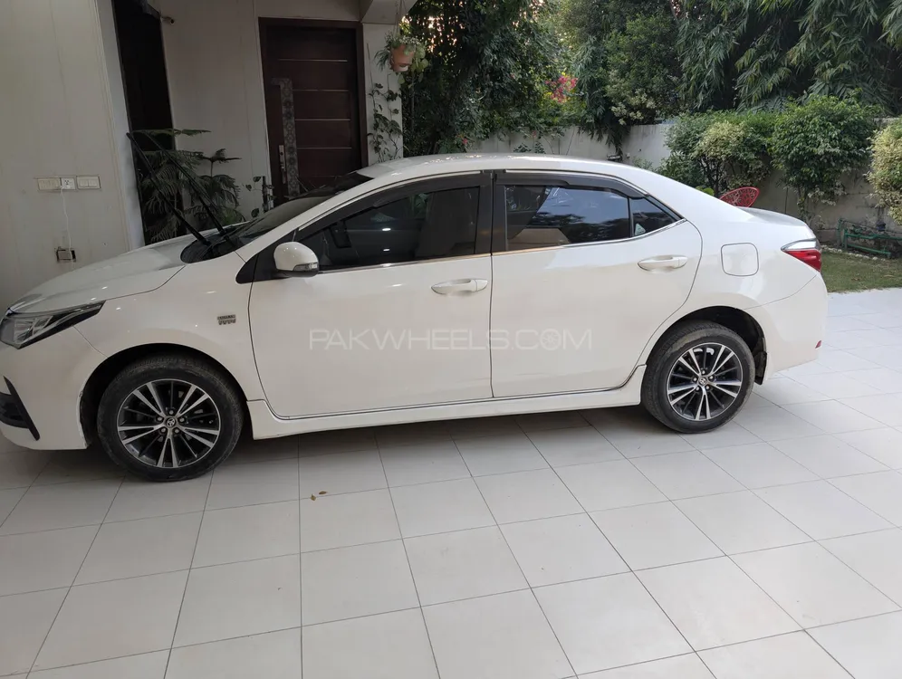 Toyota Corolla 2018 for Sale in Lahore Image-1