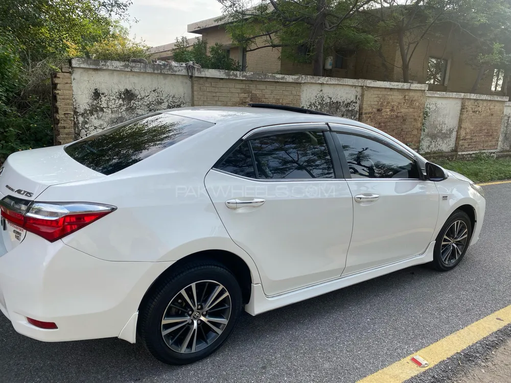 Toyota Corolla 2018 for Sale in Mirpur A.K. Image-1