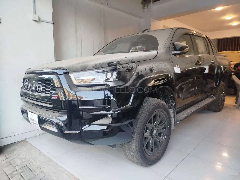 Toyota Hilux 2025 for Sale in Karachi Image-1