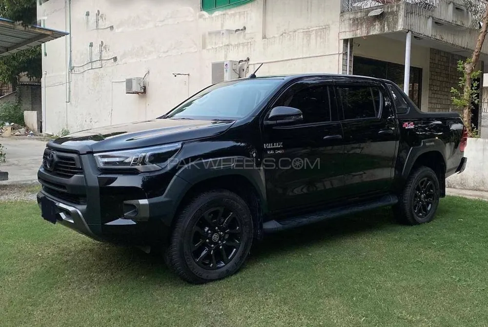 Toyota Hilux 2025 for Sale in Lahore Image-1