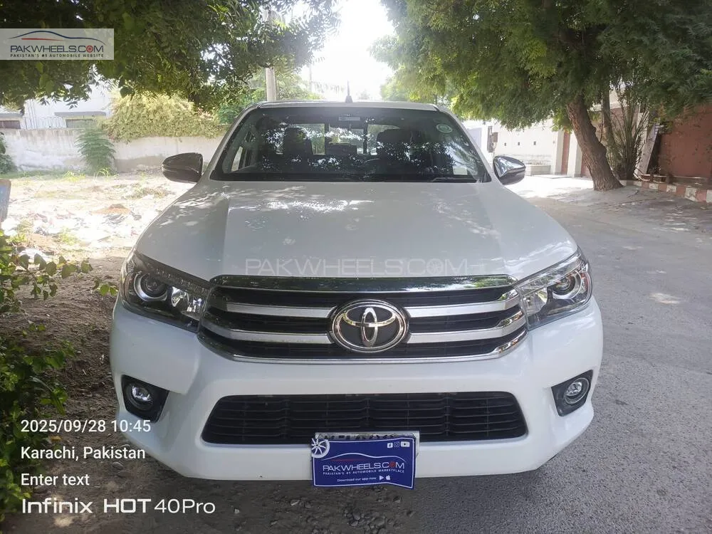 Toyota Hilux 2021 for Sale in Karachi Image-1