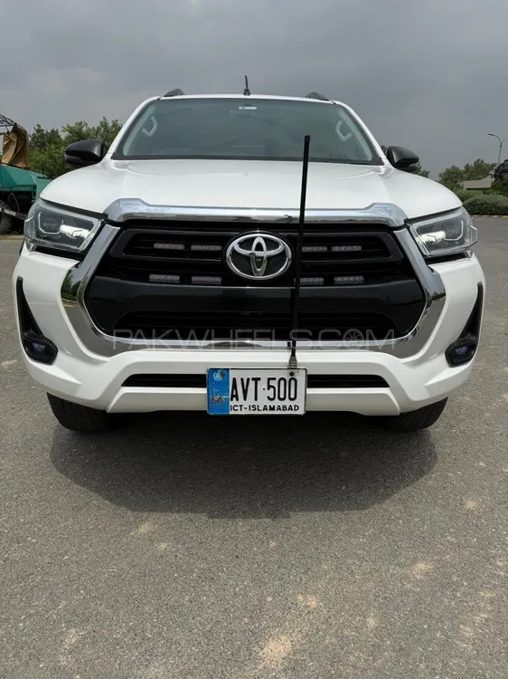 Toyota Hilux 2021 for Sale in Faisalabad Image-1