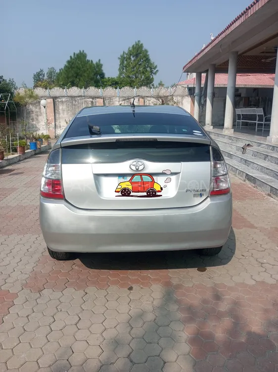 Toyota Prius 2011 for Sale in Mardan Image-1