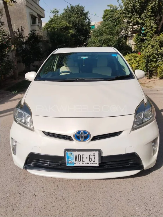 Toyota Prius 2013 for Sale in Islamabad Image-1