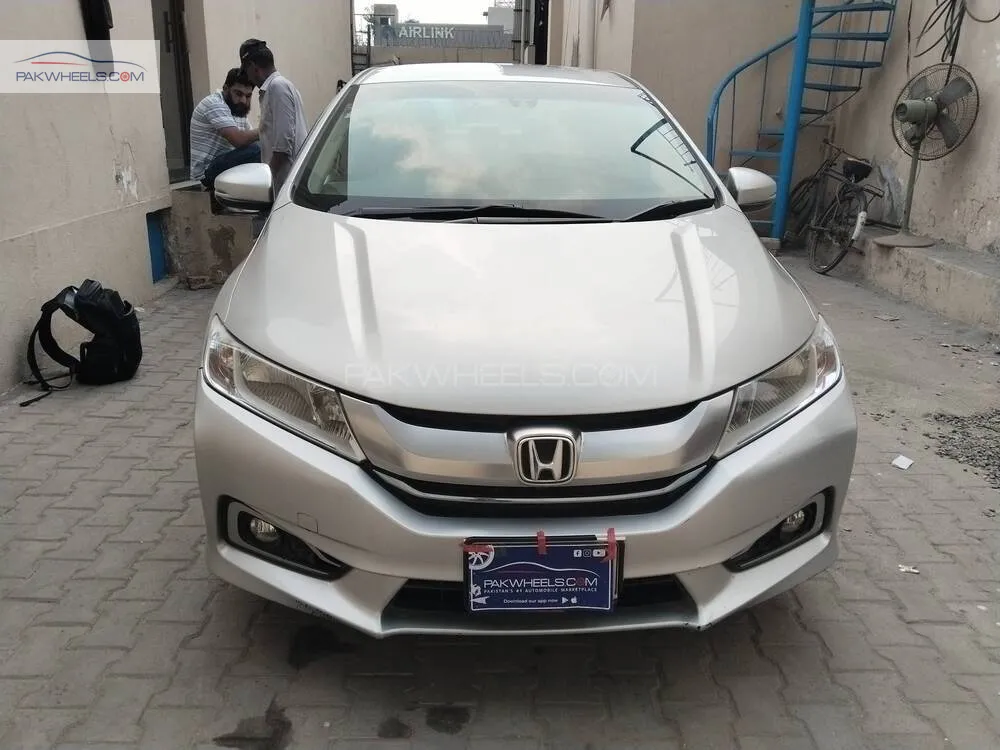 Honda Grace Hybrid 2016 for Sale in Lahore Image-1