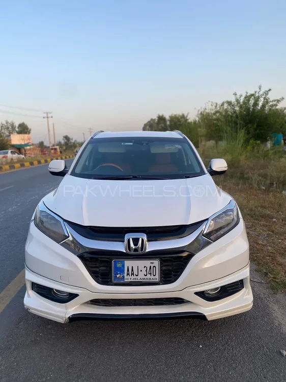Honda Vezel 2015 for Sale in Islamabad Image-1