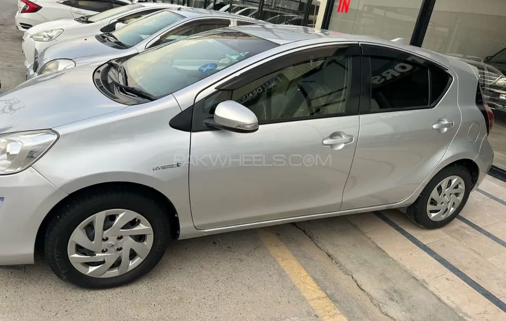 Toyota Aqua 2015 for Sale in Karachi Image-1