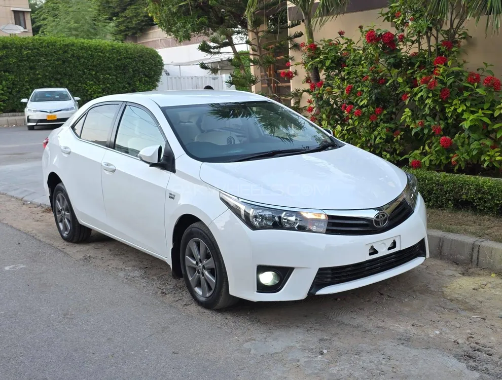 Toyota Corolla 2016 for Sale in Karachi Image-1