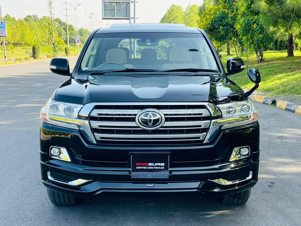 Toyota Land Cruiser 2017 for Sale in Islamabad Image-1