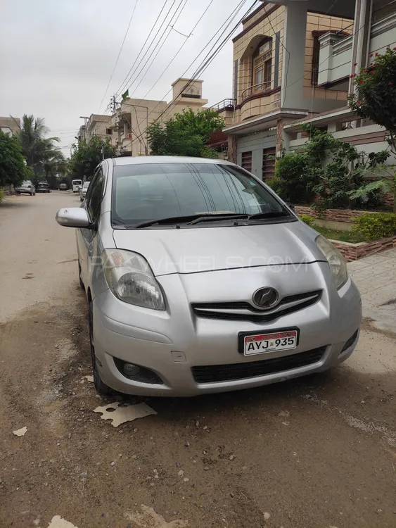 Toyota Vitz 2010 for Sale in Karachi Image-1