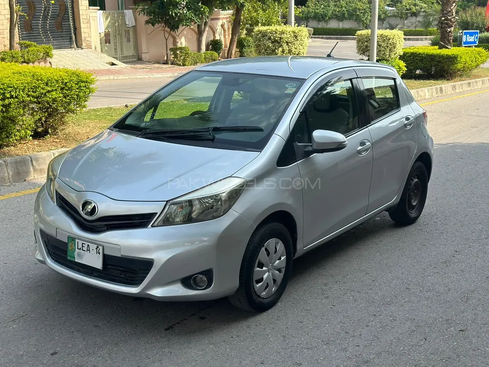 Toyota Vitz 2011 for Sale in Lahore Image-1