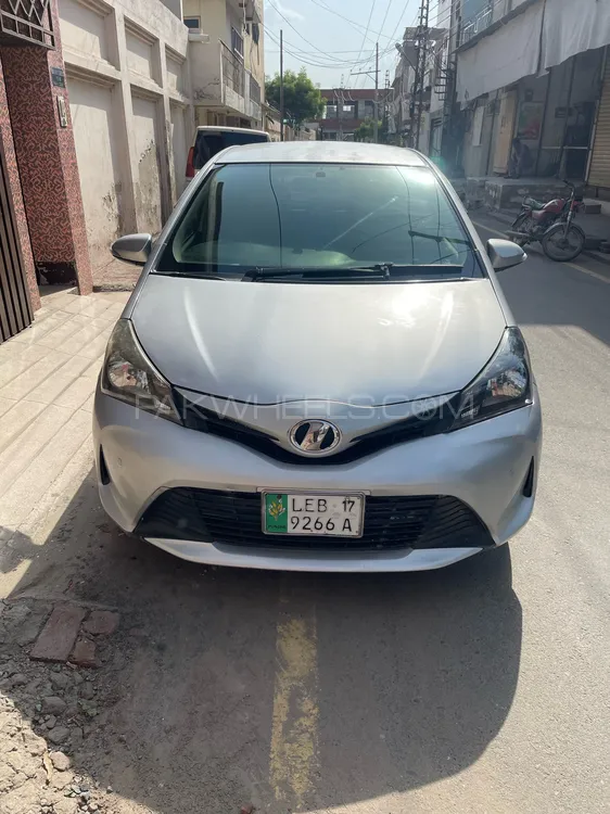 Toyota Vitz 2017 for Sale in Faisalabad Image-1