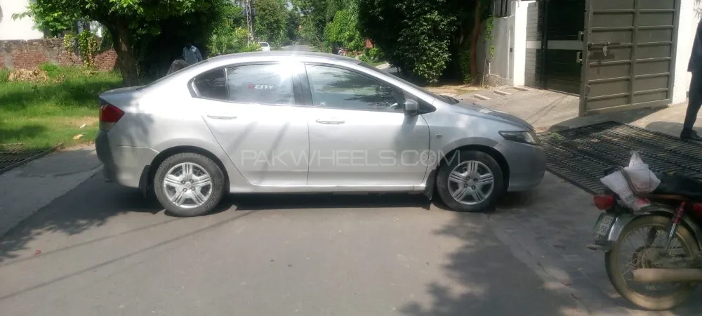 Honda City 2011 for Sale in Lahore Image-1