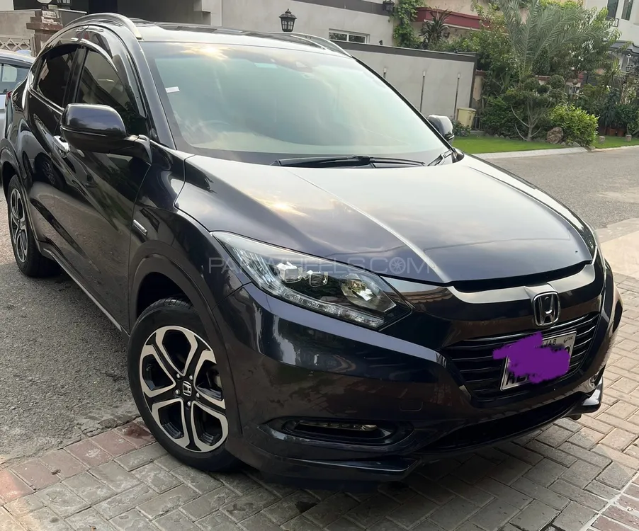 Honda Vezel 2017 for Sale in Lahore Image-1