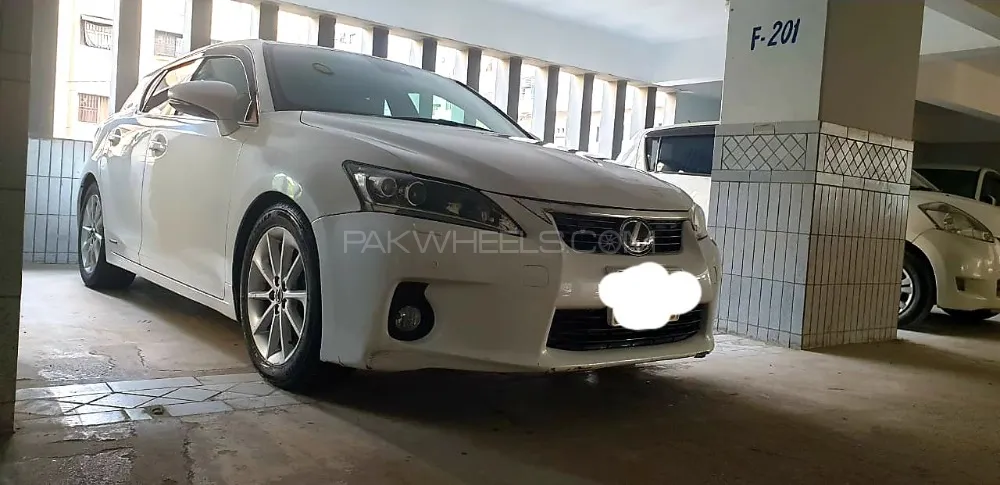 لیکزس سی ٹی 200 ایچ 2011 for Sale in کراچی Image-1