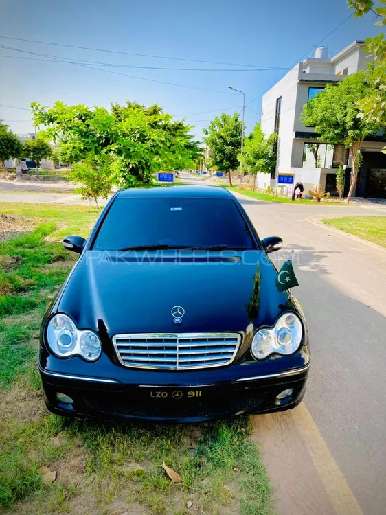 Mercedes Benz C Class 2005 for Sale in Islamabad Image-1