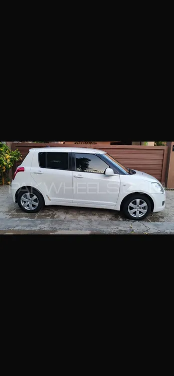 Suzuki Swift 2021 for Sale in Karachi Image-1