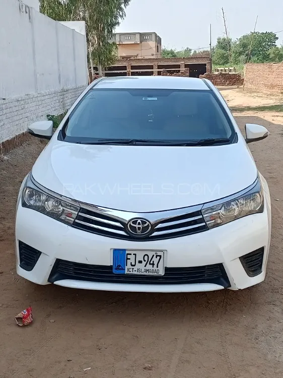 Toyota Corolla 2015 for Sale in Bhera Image-1