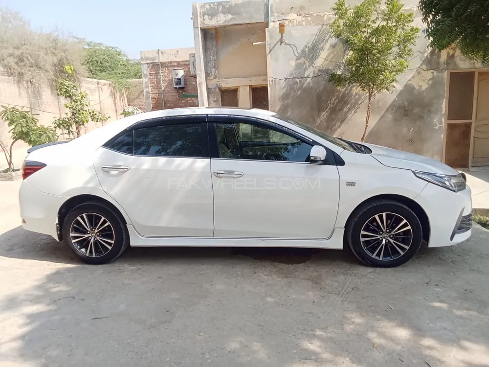 Toyota Corolla 2019 for Sale in Jacobabad Image-1