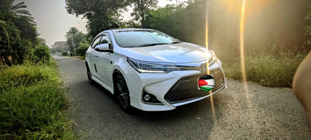 Toyota Corolla 2021 for Sale in Faisalabad Image-1