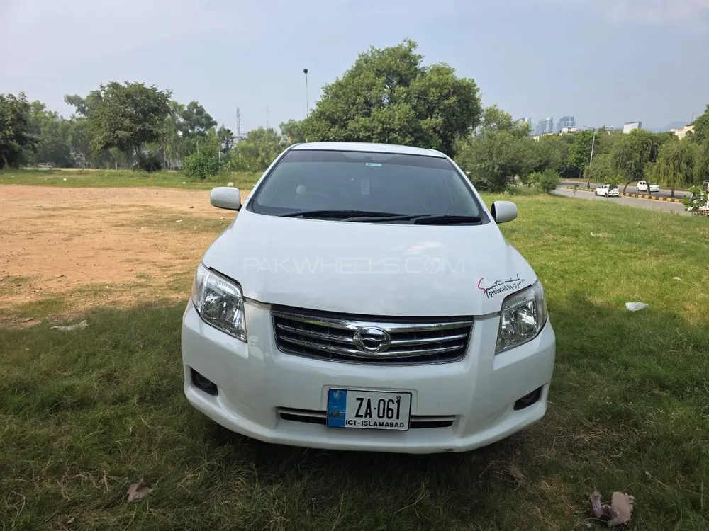 Toyota Corolla Axio 2007 for Sale in Islamabad Image-1