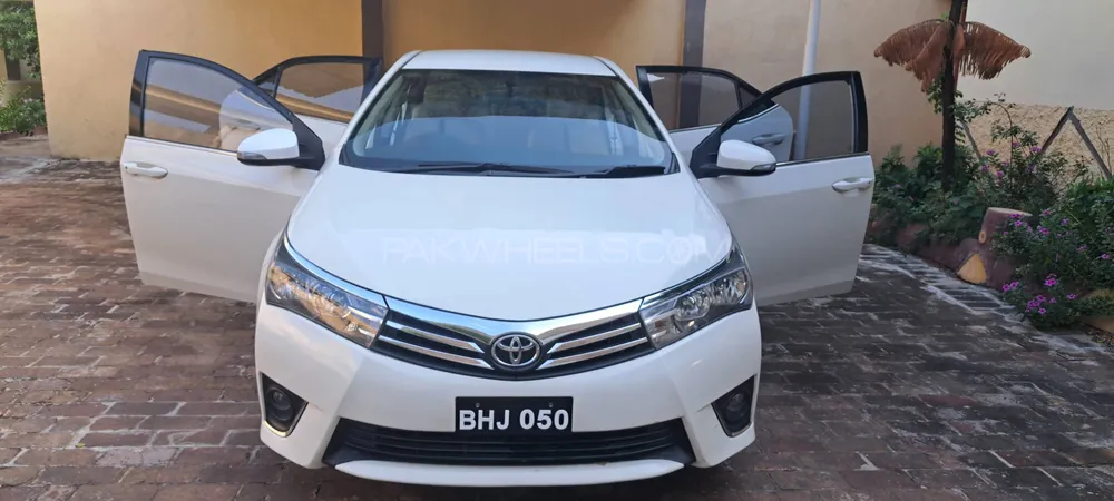 Toyota Corolla 2016 for Sale in Peshawar Image-1