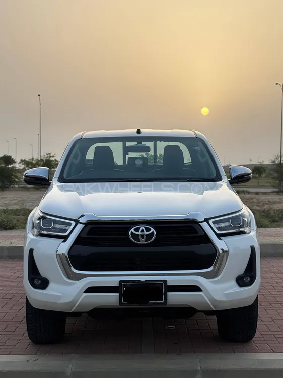 Toyota Hilux 2021 for Sale in Karachi Image-1