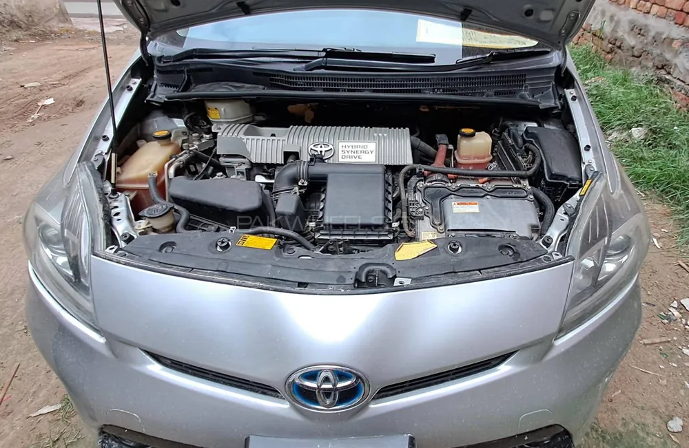 Toyota Prius 2012 for Sale in Lahore Image-1