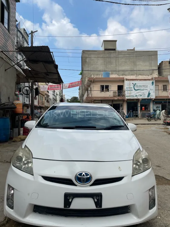 Toyota Prius 2015 for Sale in Karachi Image-1