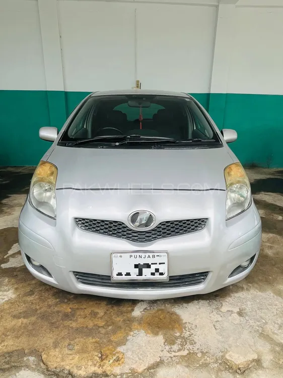 Toyota Vitz 2009 for Sale in Mardan Image-1