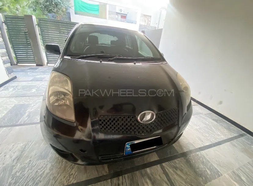 Toyota Vitz 2005 for Sale in Islamabad Image-1
