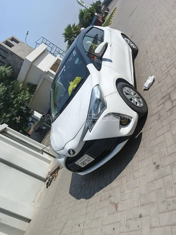 Toyota Vitz 2021 for Sale in Shakargarh Image-1