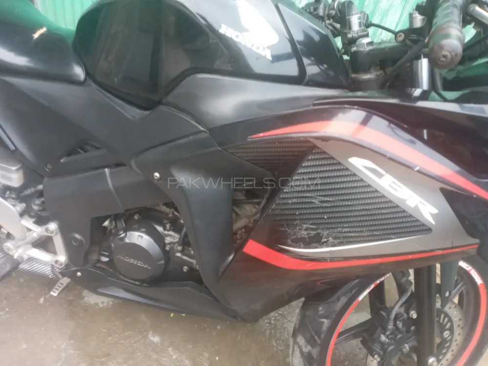 Honda CBR 150R 2015 for Sale Image-1