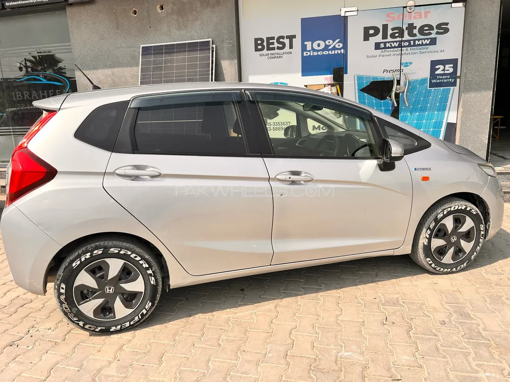 Honda Fit 2016 for Sale in Islamabad Image-1