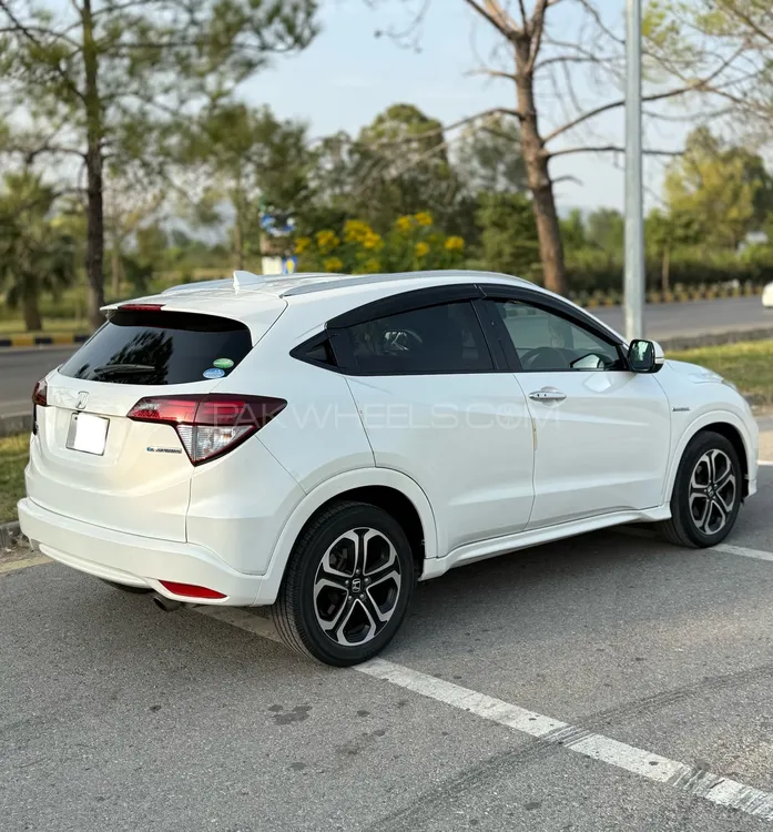 Honda Vezel 2014 for Sale in Islamabad Image-1