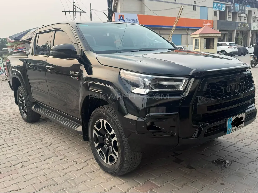 Toyota Hilux 2021 for Sale in Faisalabad Image-1