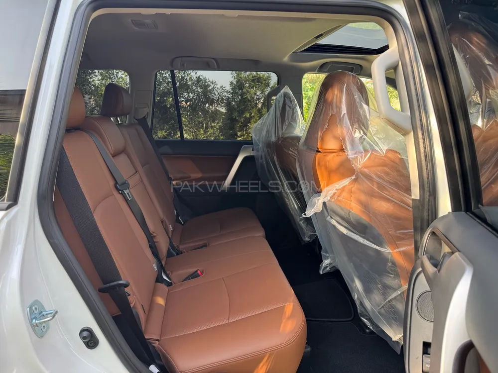 Toyota Prado 2021 for Sale in Lahore Toyota Prado 2021 for Sale in Lahore Image-11