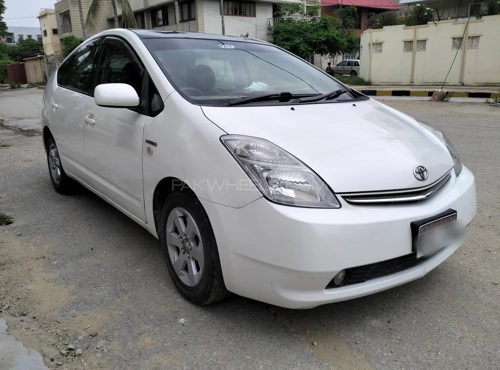 Toyota Prius 2020 for Sale in Karachi Image-1