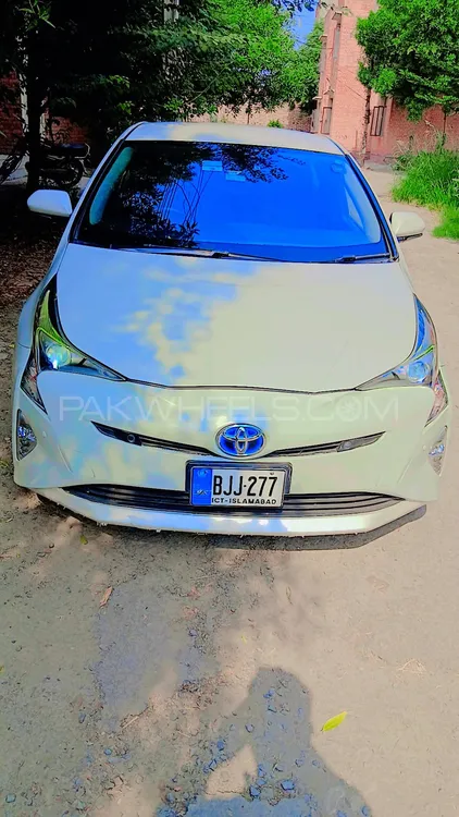 Toyota Prius 2016 for Sale in Faisalabad Image-1
