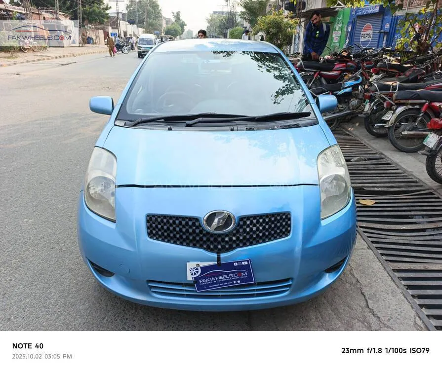 Toyota Vitz 2005 for Sale in Lahore Image-1