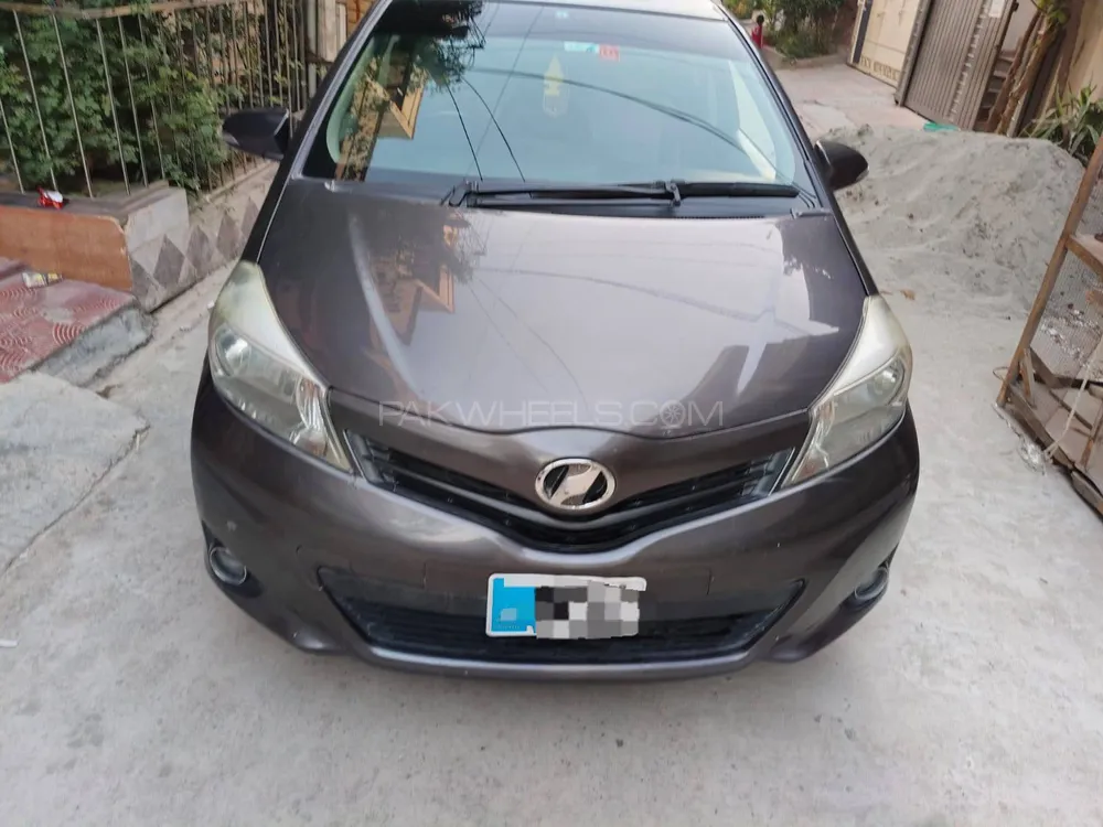 Toyota Vitz 2012 for Sale in Islamabad Image-1