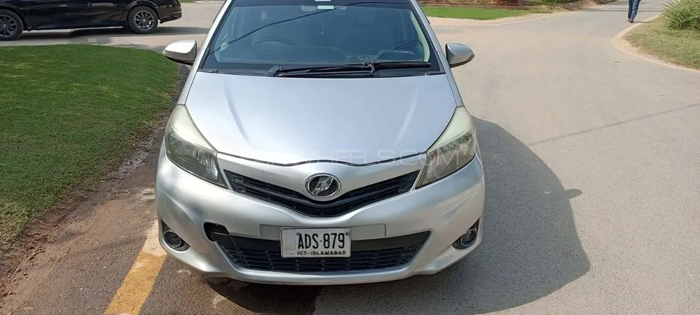 Toyota Vitz 2013 for Sale in Peshawar Image-1