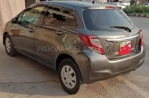 Toyota Vitz 2015 for Sale in Bahawalnagar Image-1