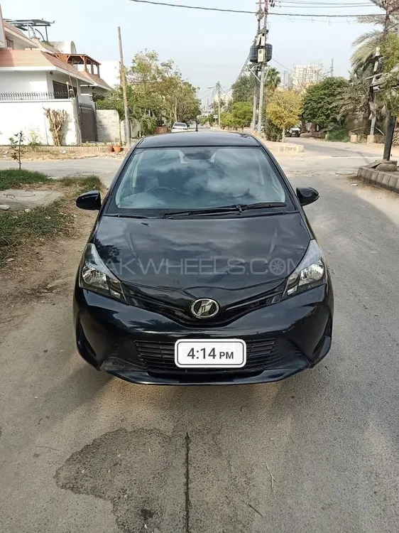 Toyota Vitz 2014 for Sale in Karachi Image-1