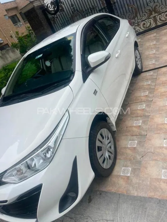 Toyota Yaris Sedan 2021 for Sale in Lahore Image-1