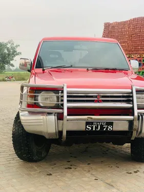 Mitsubishi Pajero 1992